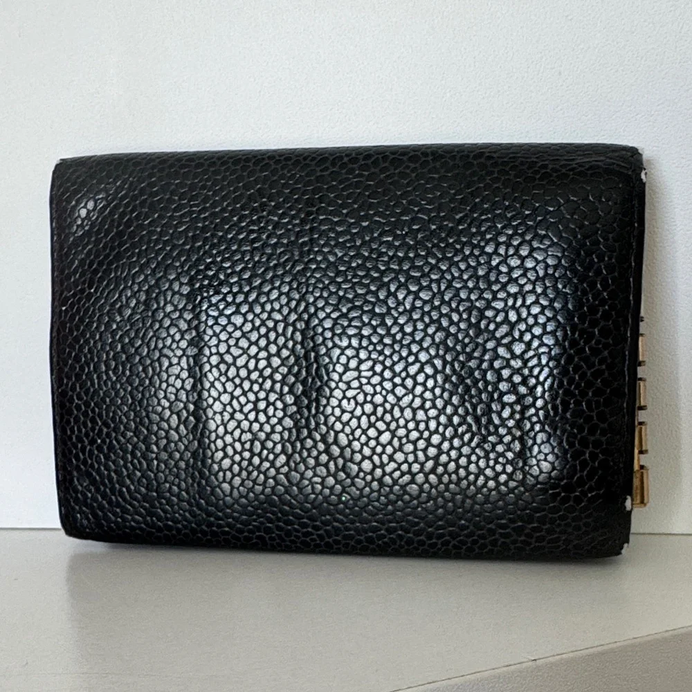 CHANEL CC Vintage Caviar Leather 6
Ring Key Case Authentic - Picture 2 of 9